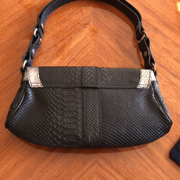 Handbag - Picture 8 of 9